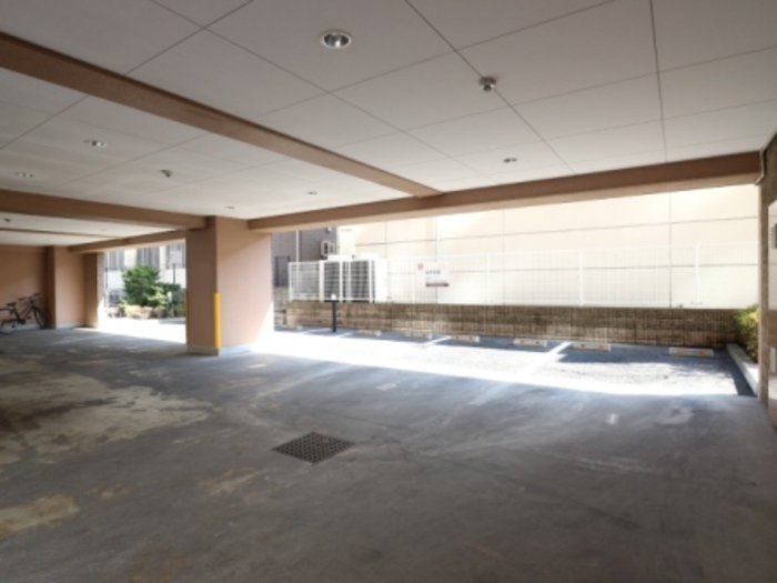 15/15 駐車場