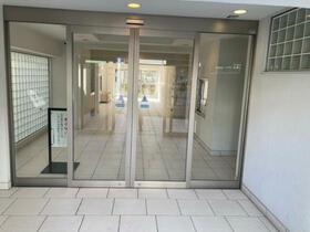 14/14 エントランス