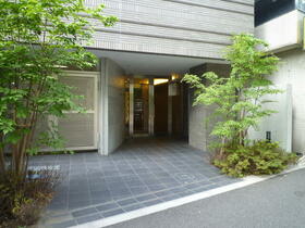 2/2 エントランス