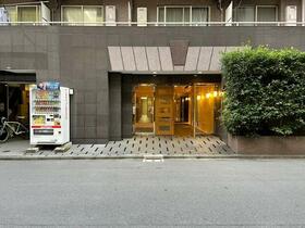 2/2 エントランス