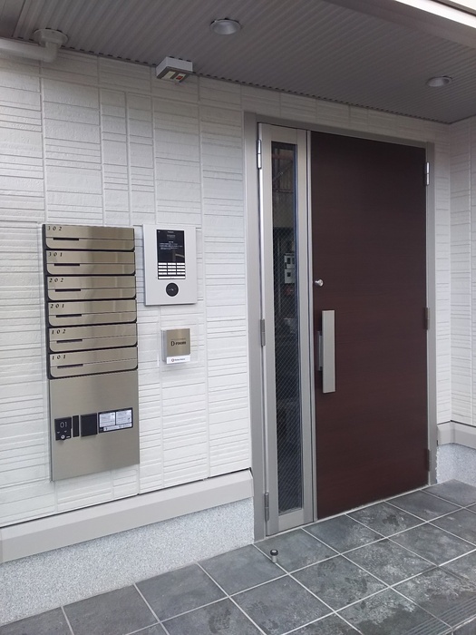 16/17 エントランス