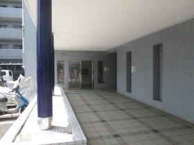 16/25 エントランス