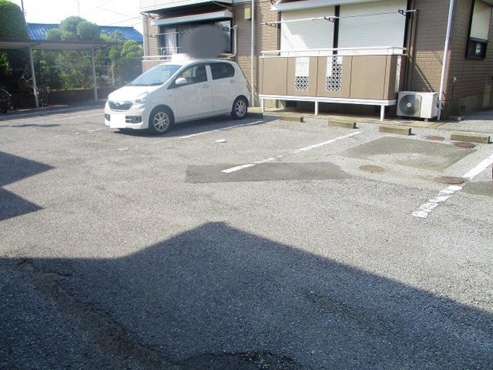 2/2 駐車場