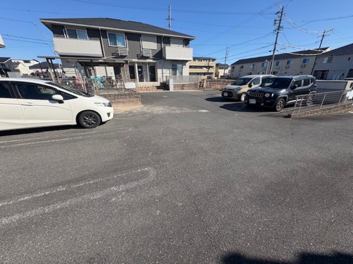 14/14 駐車場