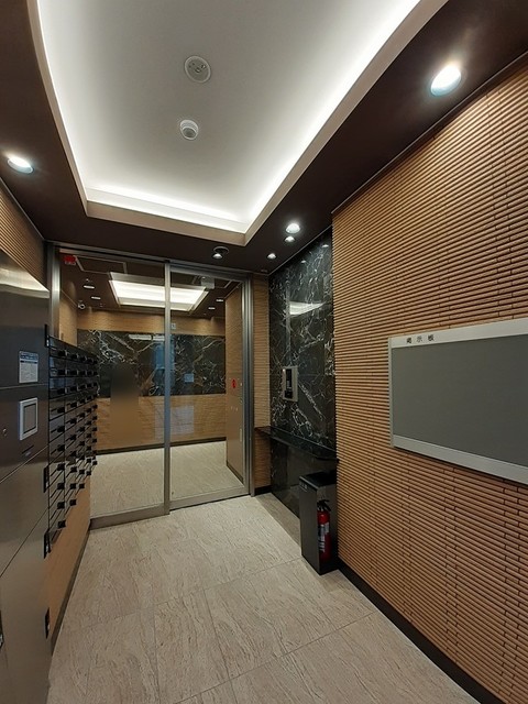 14/19 エントランス