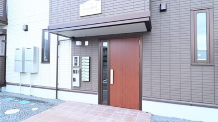 16/20 エントランス