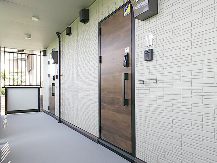 16/19 エントランス