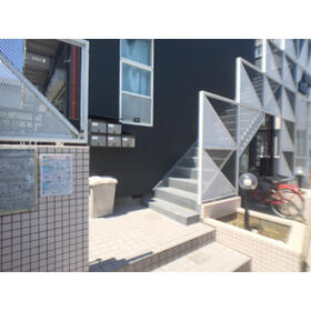 2/2 エントランス