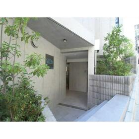 5/5 エントランス