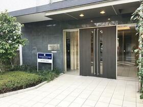 2/2 エントランス