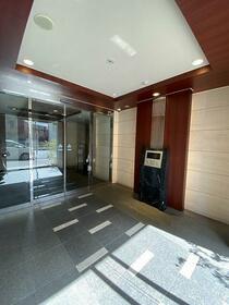 16/16 エントランス