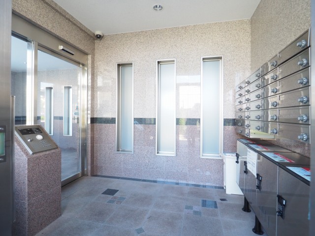 14/25 エントランス