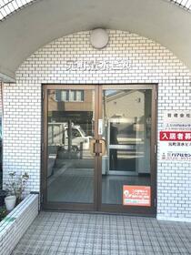 16/17 エントランス