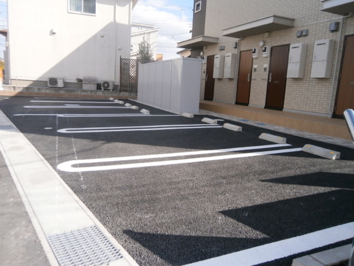 16/23 駐車場