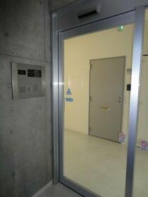 16/30 エントランス