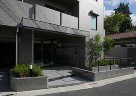 16/16 エントランス