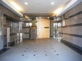 15/15 エントランス