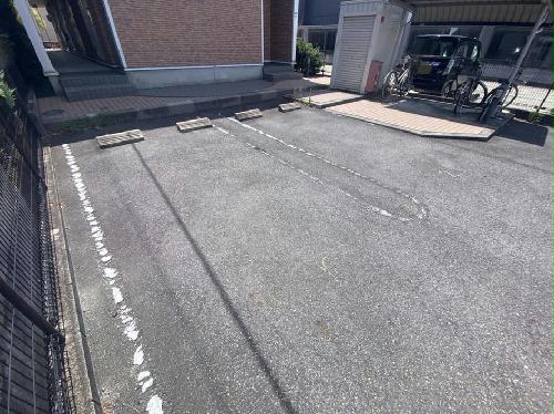 14/14 駐車場
