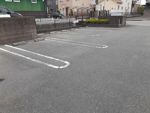 14/20 駐車場