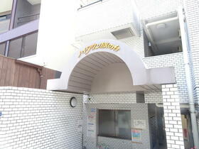 16/16 エントランス