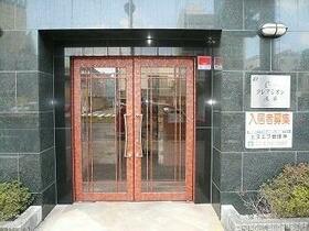 15/15 エントランス