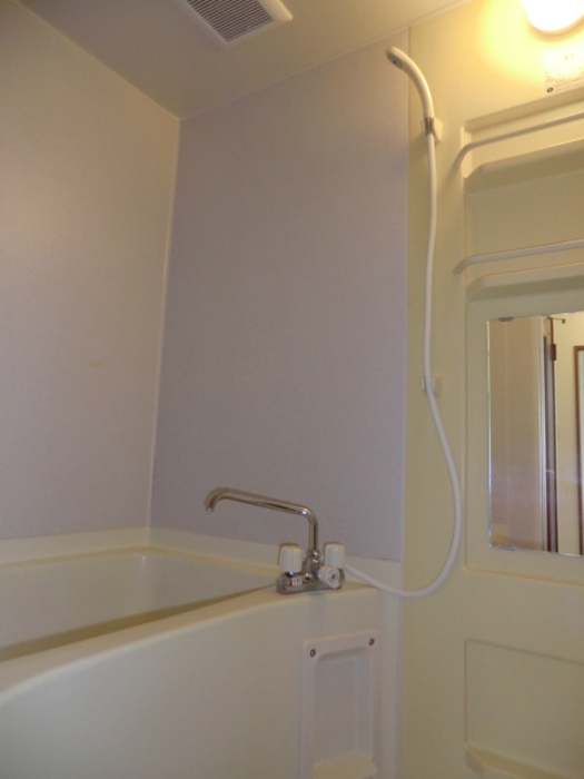 8/16 浴室