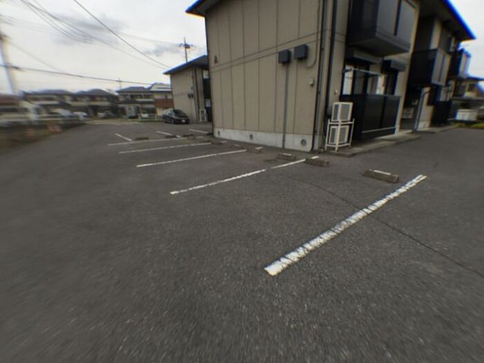 16/16 駐車場