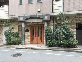 16/16 エントランス