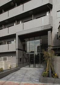 16/16 エントランス