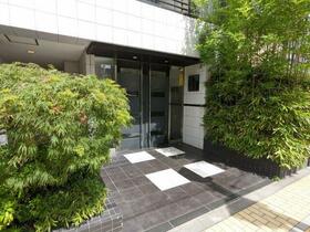 16/16 エントランス