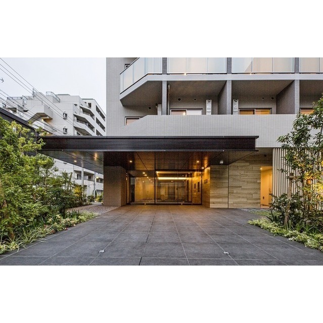 18/22 エントランス