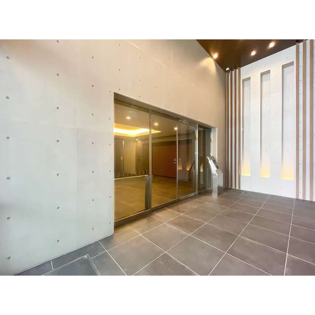 17/17 エントランス