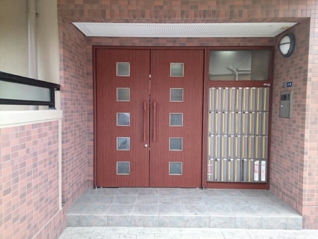 14/20 エントランス