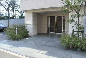 2/2 エントランス