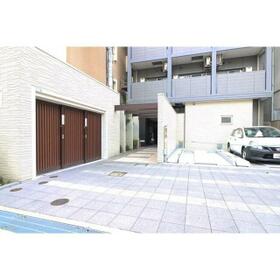 16/16 エントランス