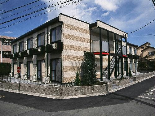 レオパレスコンフォート平松の外観