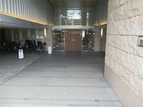 15/16 エントランス