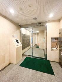 16/16 エントランス