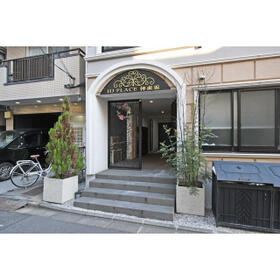 16/16 エントランス