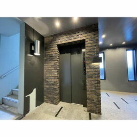 14/16 エントランス