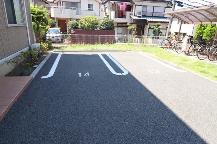 2/13 駐車場