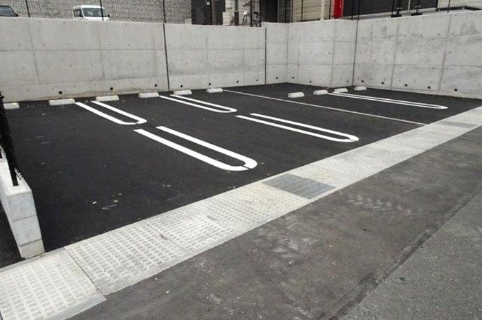 20/29 駐車場