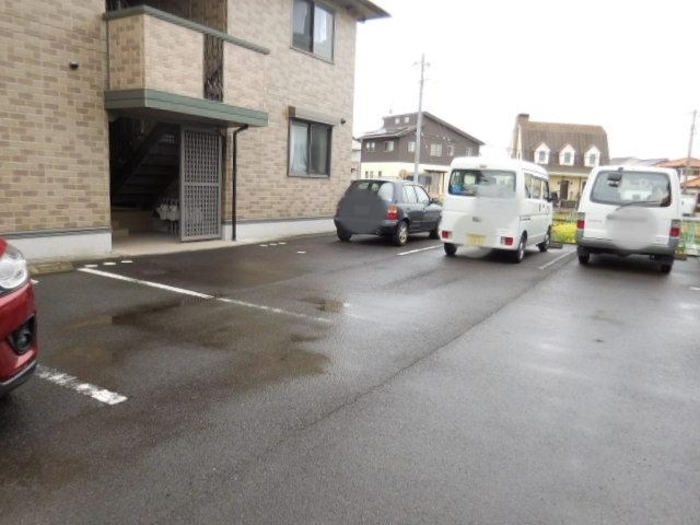 15/17 駐車場