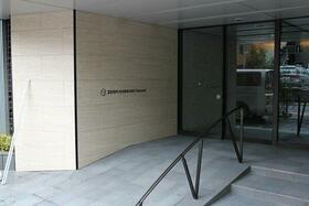 16/16 エントランス