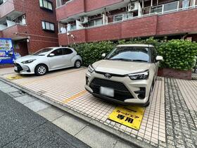 19/28 駐車場