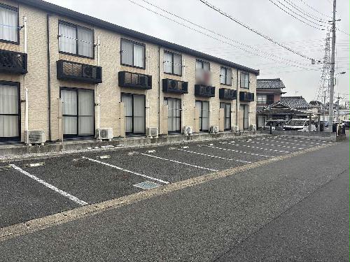 14/14 駐車場