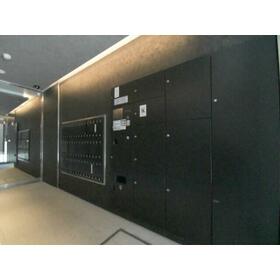 13/20 エントランス