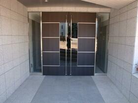 2/2 エントランス