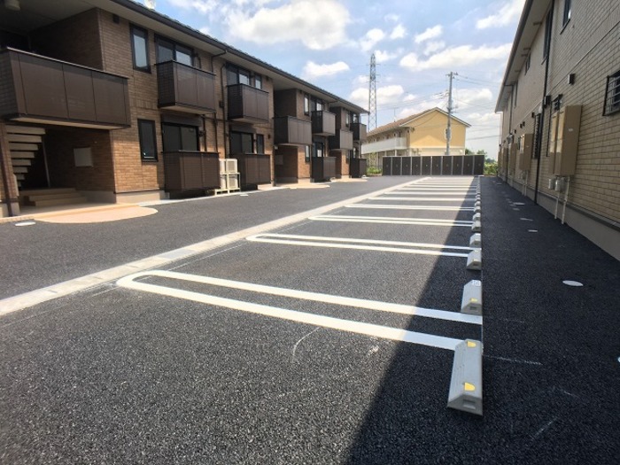20/28 駐車場