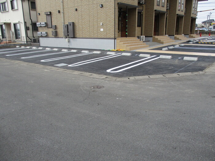 13/18 駐車場